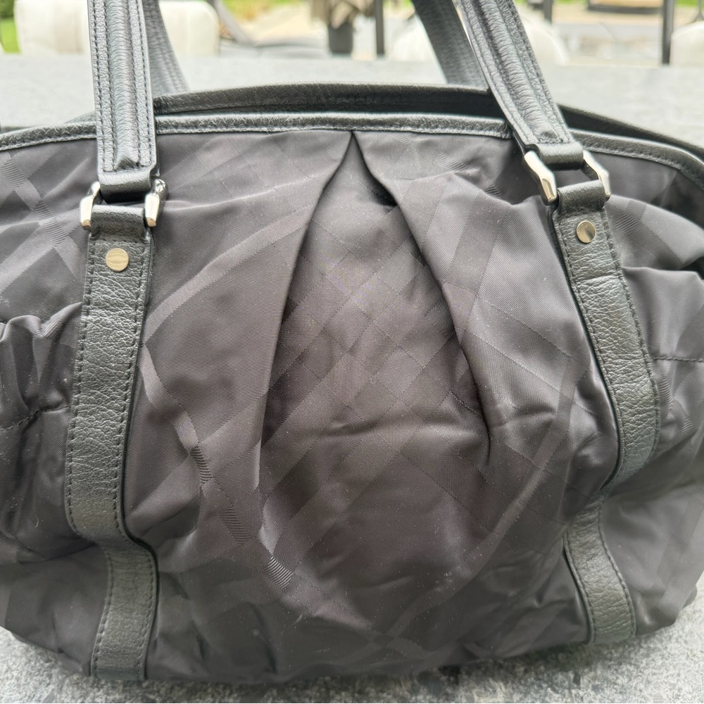 Burberry Nylon & Leather Trim Diaper Bag - Pad/Duster - Excellent Condition - Picture 3 of 12